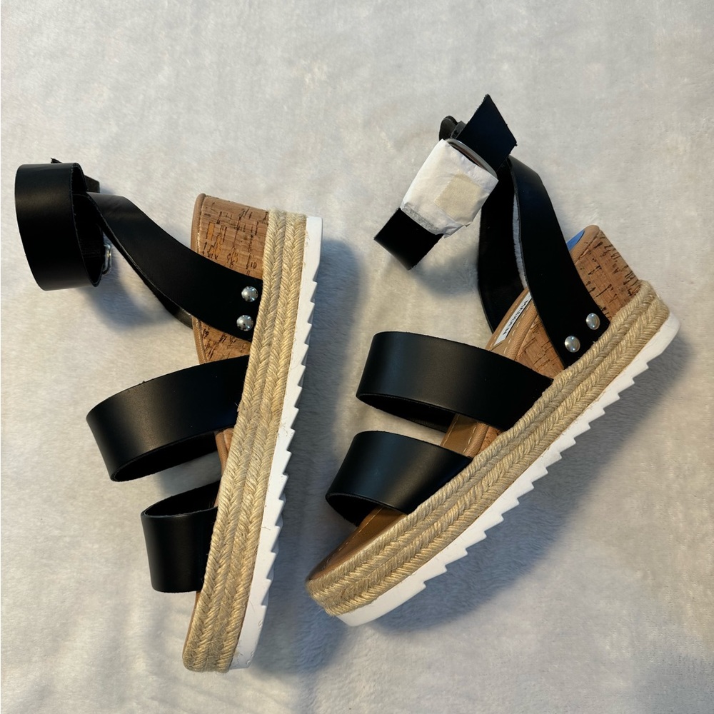 Steve Madden Clad 6.5 wedges NEW